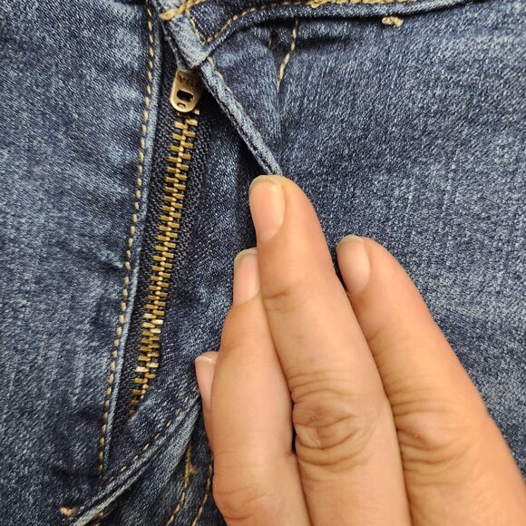 Est. 1946 Jeans Womens 18W Curvy Denim Jeans With Frayed Hem Cropped - Picture 9 of 13